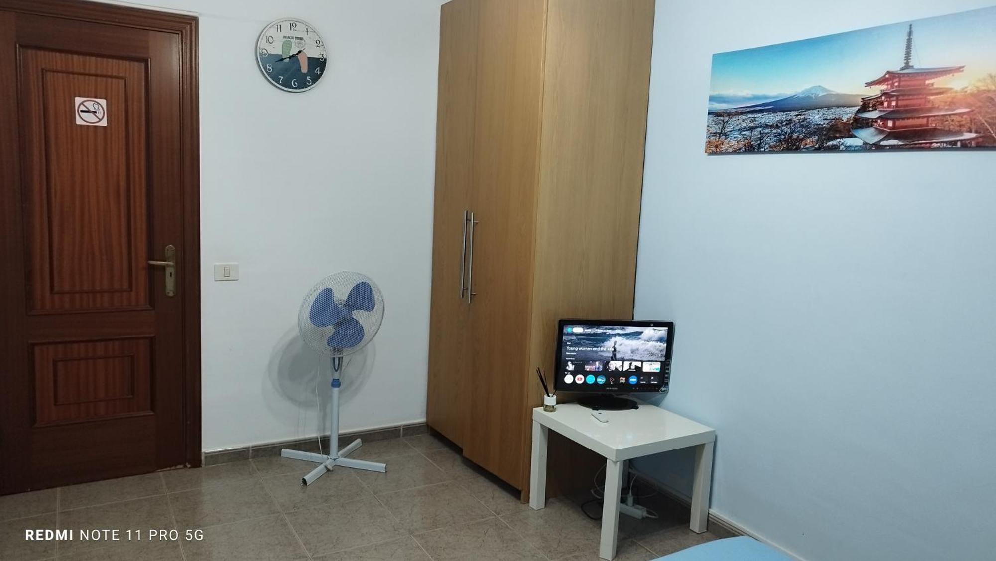 Los Cristianos Centro, Room With A Private Bathroom In Shared Apartment Arona  Luaran gambar